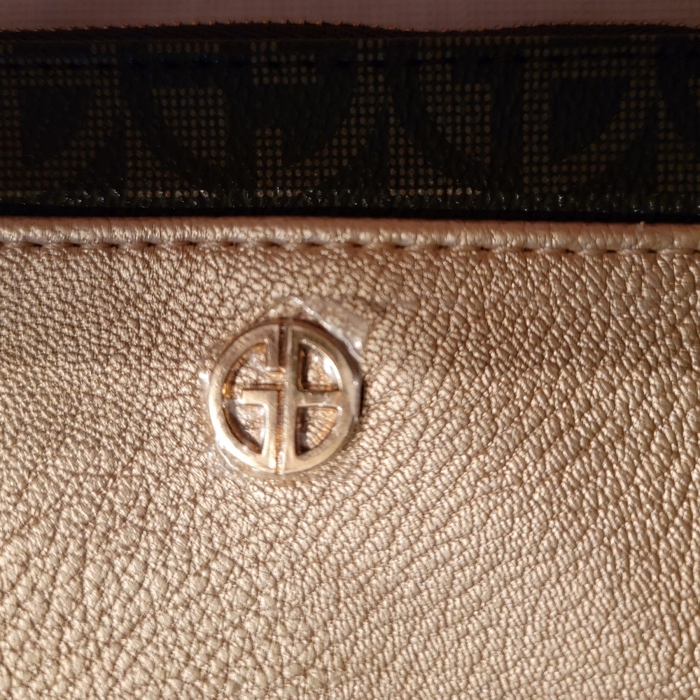 Giani Bernini Signature Logo Gold Brown Wristlet NWOT - Picture 5 of 9
